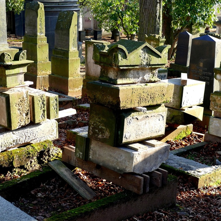 Rettung der historischen Grabsteine