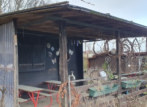 Sanierung des undichten Daches für den Naturkindergarten Bezgenriet