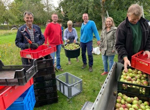 Apfelsaft von den Streuobstwiesen der Projektgruppe "WiesenWunder"