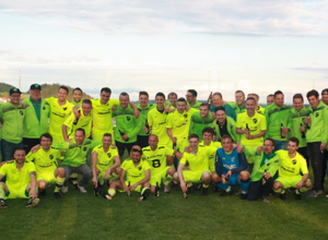 Einheitliche Trainingsanzüge für unsere aktiven Fußballer