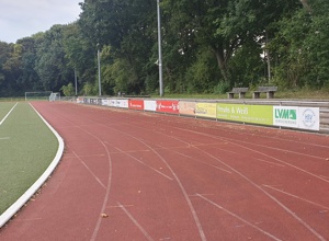 Bau einer Tribüne für 100 Zuschauer auf unserer Sportanlage