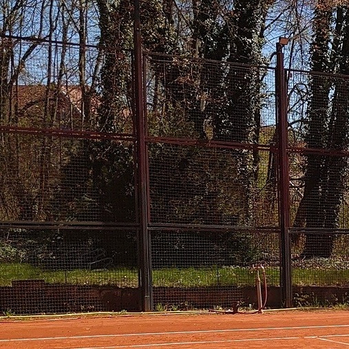 Tennisverein Buch: Ohne Zaun kein Spielbetrieb! Spenden für Zaun-Bau!