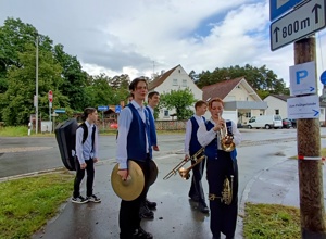 Lasst uns nicht im Regen stehen... Regenjacken für unseren Musikverein