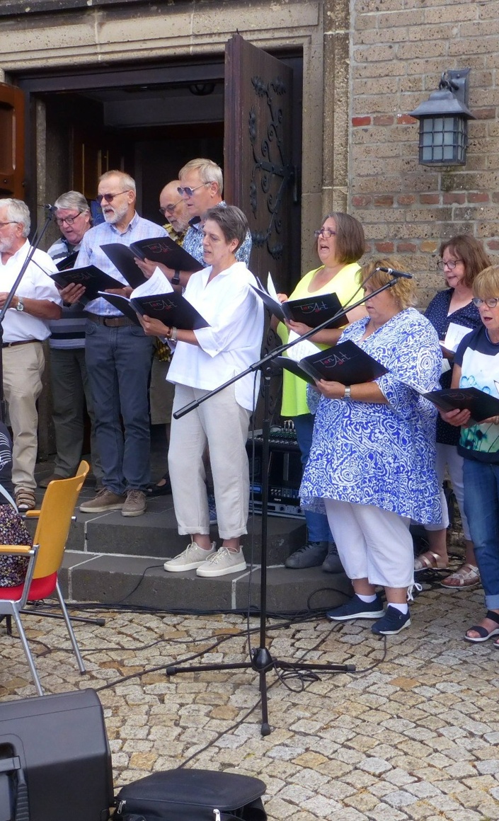 Notenpulte für den gemischten Chor "TonArt Spellen e.V."