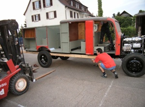 Ein Löschfahrzeug restaurieren