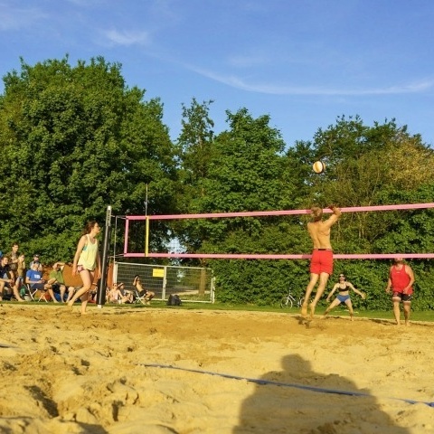 Audio-System für Beachvolleyball-Anlage