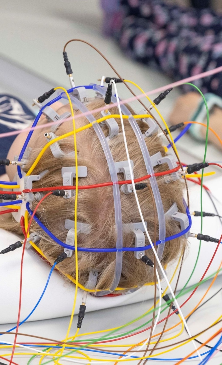 Neue Diagnostik für kleine Patienten: Gemeinsam für ein EEG-System