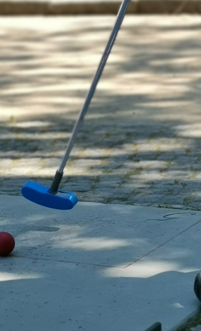 Gastronomiebedarf für Minigolf der kiezküchen Obdachlosenversorgung