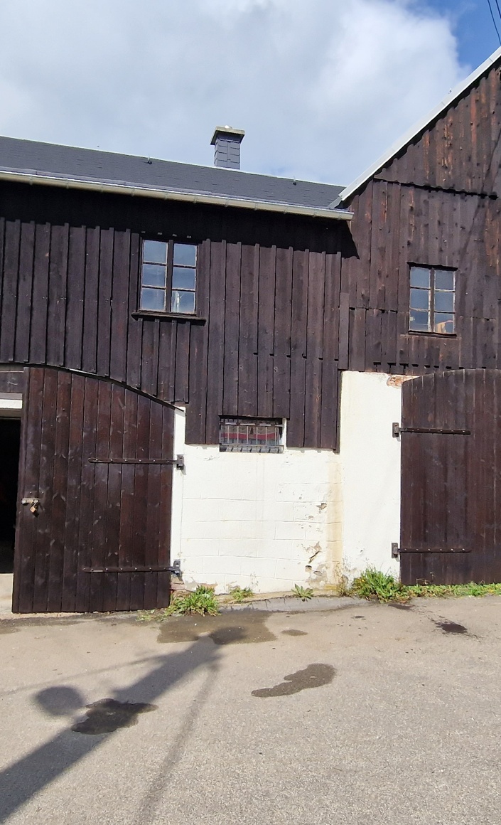 Unser kleines Vereinsgebäude in Bärenstein, benötigt ein neues Dach.