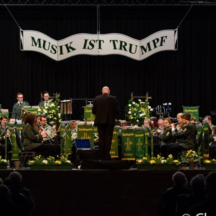 Anschaffung neuer Uniformen