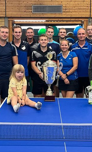 Volksbank: Neue Trikots & Zubehör Tischtennissparte TSV Kirchbrak