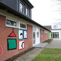 Spiel- und Kletterturm für U3 Kindergartenkinder St. Pius