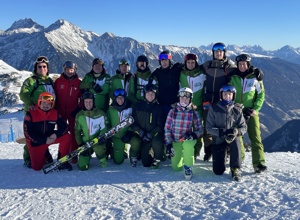 „Sichtbar auf der Piste – Anerkennung für unsere Ski-Übungsleiter“