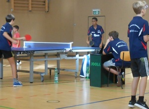 Neue Tischtennisplatten nach Rückkehr