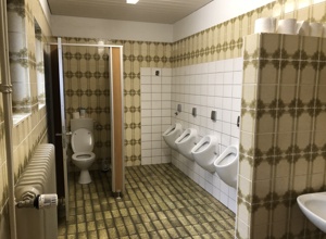 Alle helfen mit - Renovierung des Jugendraumes und der Sanitäranlagen