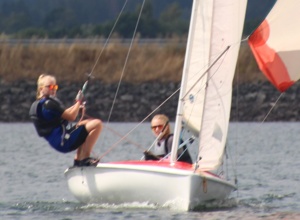 Jugend-Regattaboote und -ausrüstung