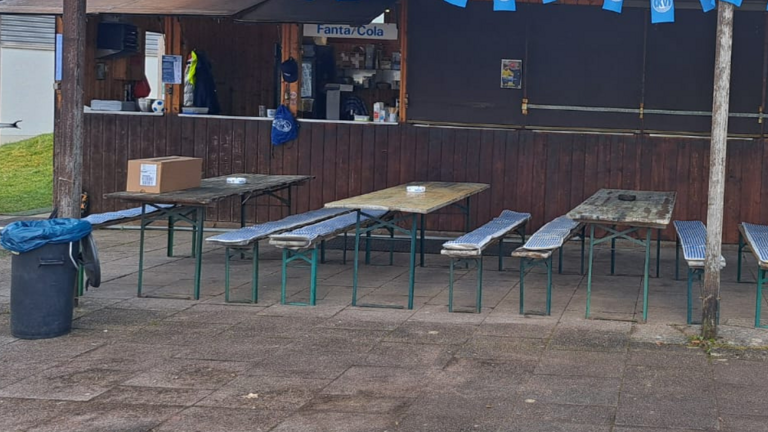 Neue Biertischgarnituren und Zubehör