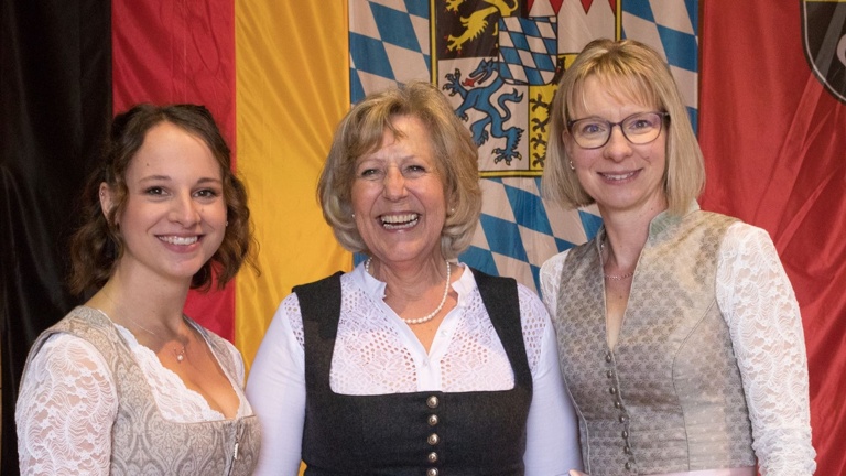 Festkleidung zum 150-jährigen Gründungsfest der FF-Matting