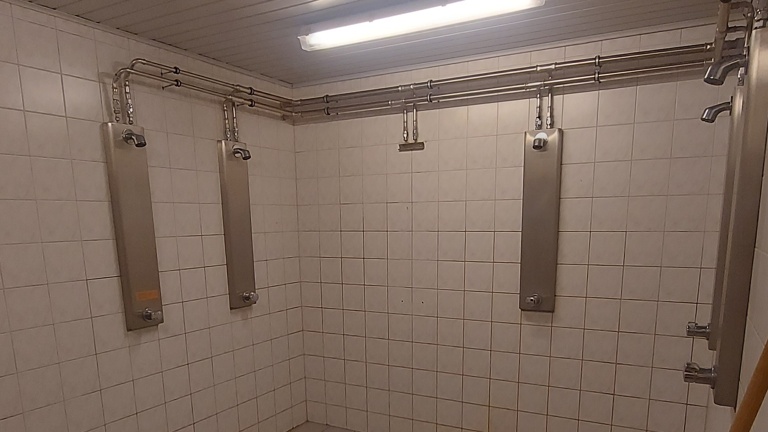 Neue Duschen für sauberen Fussball