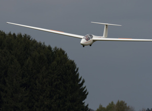 Unser Flugzeug braucht einen neuen Anstrich!