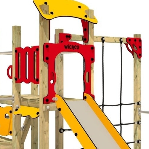 Spielgeräte und Klettergerüst für den Sportplatz