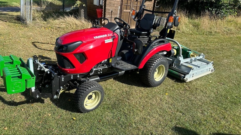 Anschaffung eines neuen Rasenmähtraktors