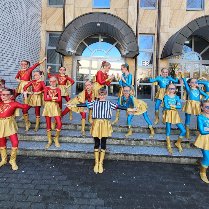 Anschaffung neuer Schautanzkostüme