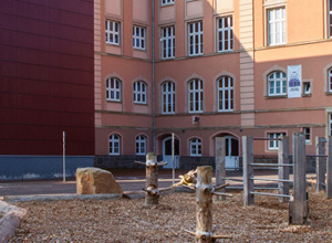 Spiel- und Kletterturm - Stadtschule -  Die Grundschule mitten in Alsfeld