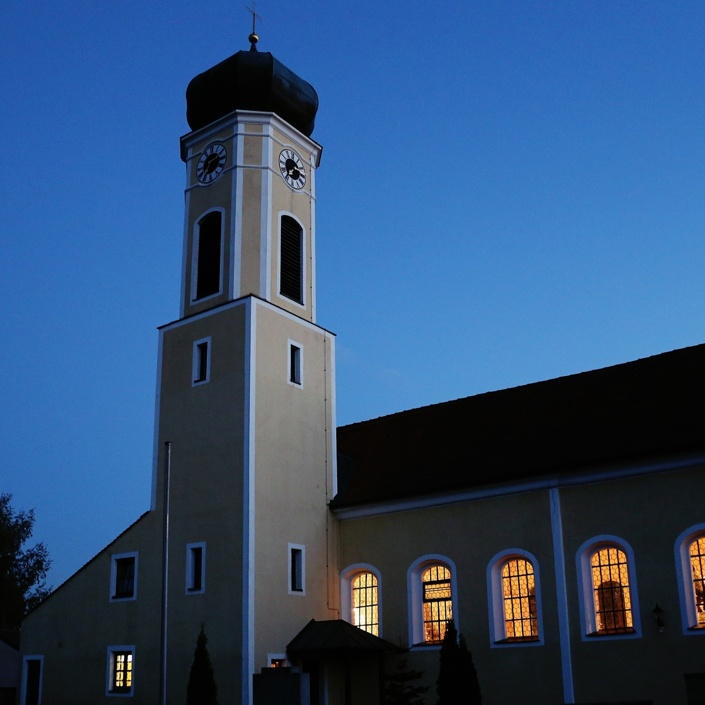 Sanierung der Kirchenfenster von St. Ottilia in Parnkofen