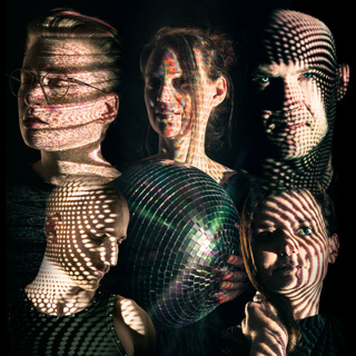 Kreatives Fotoshooting mit künstlerischem Flair