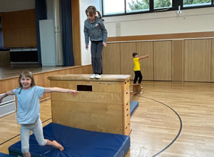 Klettern, Springen, Balancieren: Neue Turnkästen für mehr Turnspaß