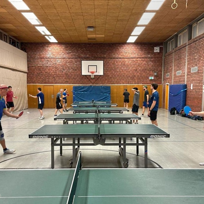 Zwei neue Tischtennisplatten für den Vereinssport im DJK BW Friesdorf