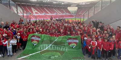 Vereinsfahrt zum Bundesligaspiel nach Mainz mit 250 Jugendlichen