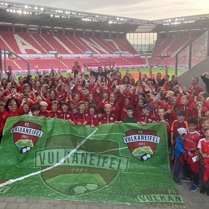 Vereinsfahrt zum Bundesligaspiel nach Mainz mit 250 Jugendlichen