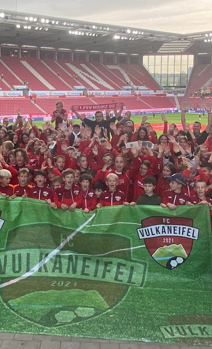 Vereinsfahrt zum Bundesligaspiel nach Mainz mit 250 Jugendlichen