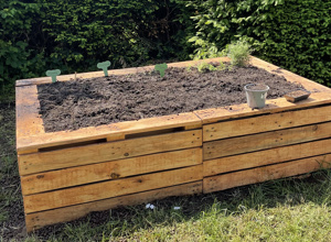 Kleine Beete und große Tonnen