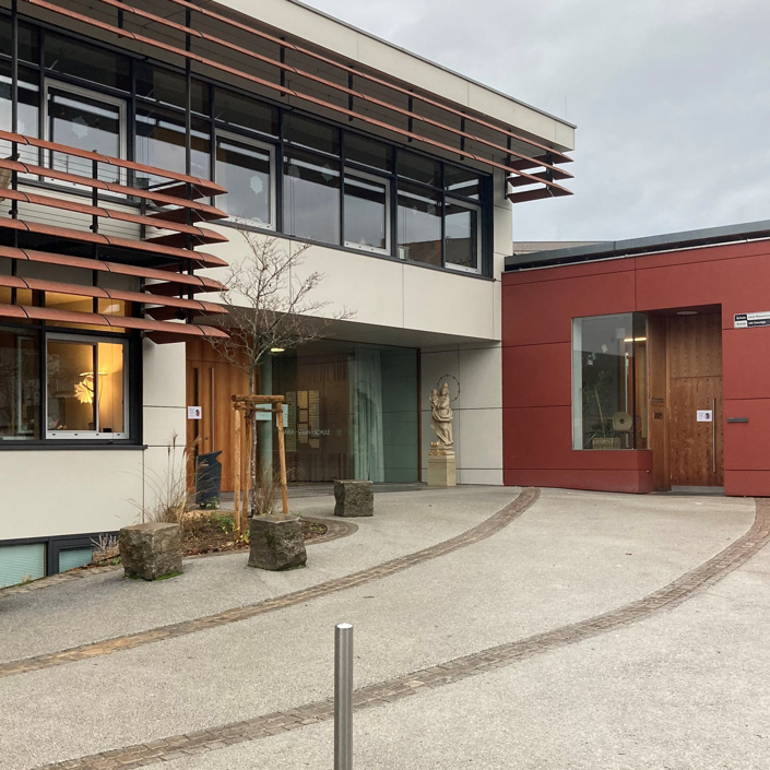 Maria-Stern-Schule - Unser Spielplatz soll schöner werden