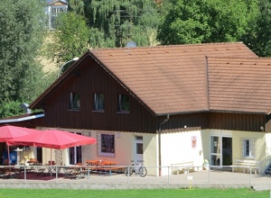 Neue Zuschauertribüne DJK SG Ottenhofen e.V.