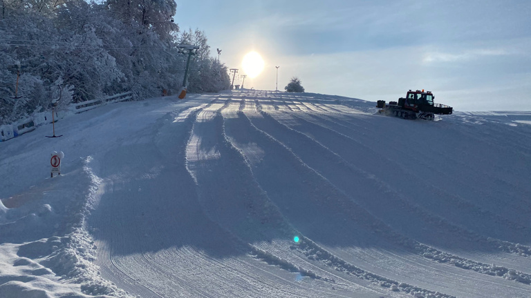 LED Flutlichtstrahler für den Skihang in Stetten a.k.M.