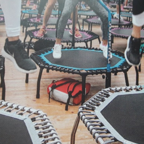 Minitrampoline für Jung und Alt: wir bleiben fit und im Gleichgewicht