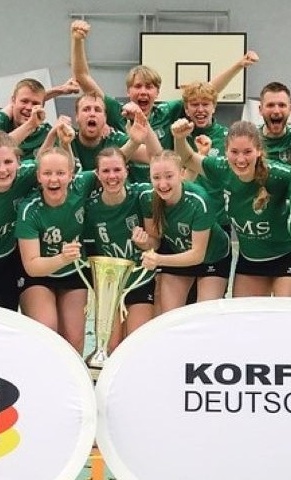 Neue Trikots für die aktiven Korfballer des TuS Schildgen