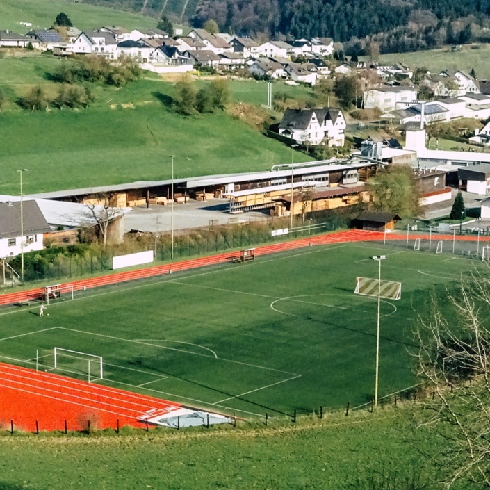 Sanierung Umkleidekabinen - Neubau einer Tribüne