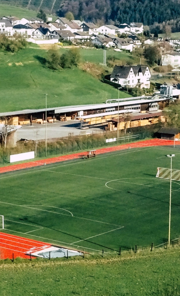 Sanierung Umkleidekabinen - Neubau einer Tribüne