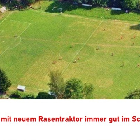 Die Lok mit neuem Rasentraktor immer gut im Schnitt!