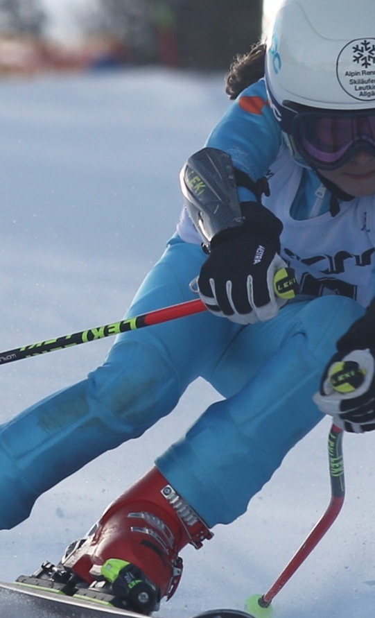 Neues Outfit für das Leutkircher Ski-Rennteam