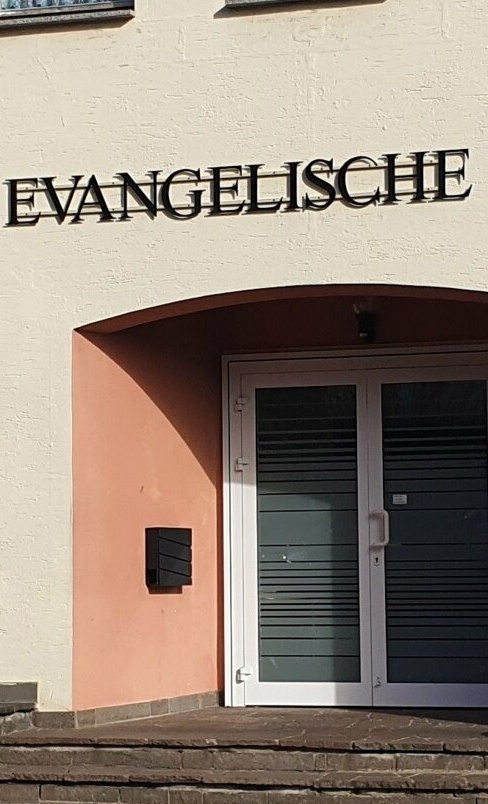 Neue Möbel für unsere Jugend, Teens- und Kindergottesdiensträume