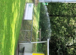 Moderne Auswechselbank mit Schalensitzen