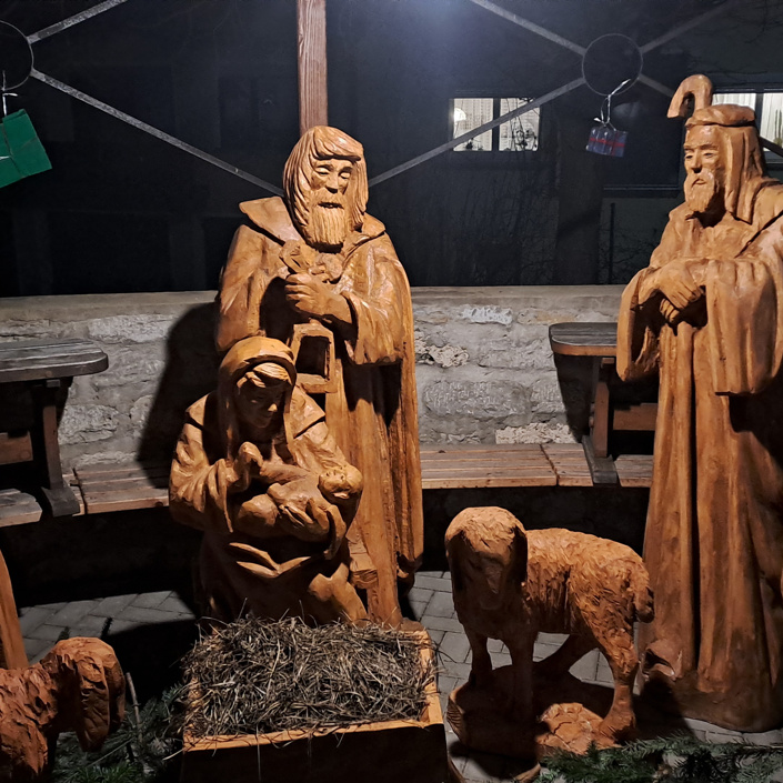 Geschnitzte Weihnachtskrippe für Unterginsbach