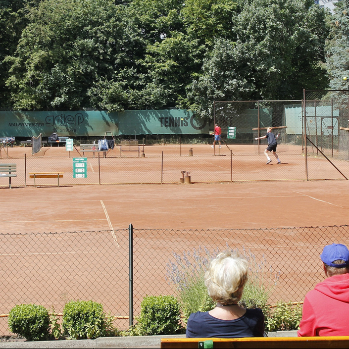 Neuer Zaun um Tennisplätze beim TuS Vahrenwald 08