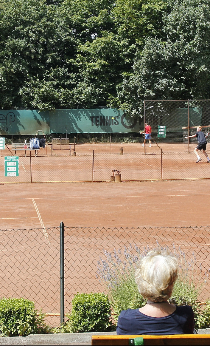 Neuer Zaun um Tennisplätze beim TuS Vahrenwald 08